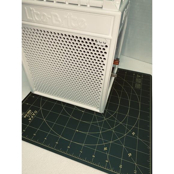 Lite Brite Four Share Cube Some Pattern Sheets Working Battery Operated Pegs EUC - Picture 4 of 13